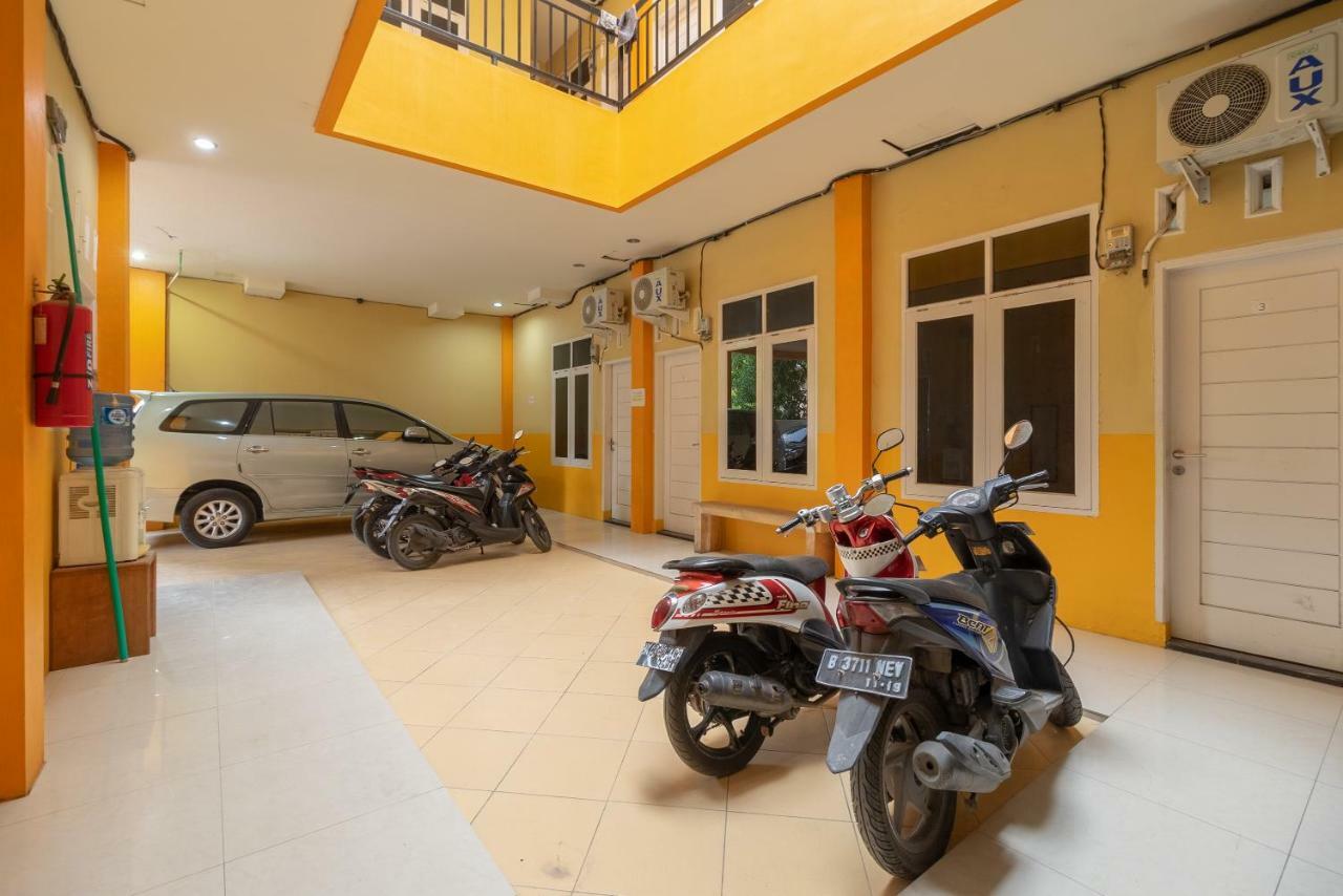 מלון Reddoorz Syariah Near Rs Pirngadi מדאן מראה חיצוני תמונה